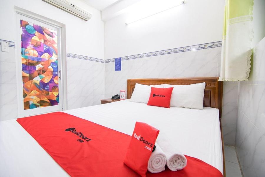 Reddoorz Hoang Tuan Ho Chi Minh City Exterior photo