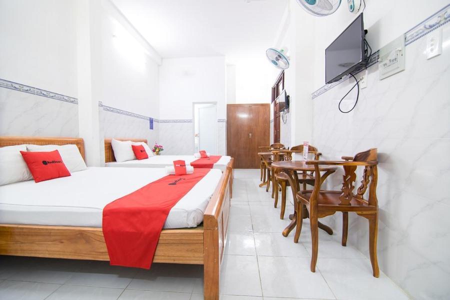 Reddoorz Hoang Tuan Ho Chi Minh City Exterior photo