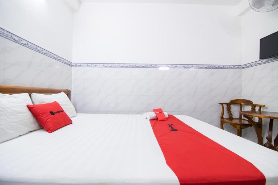 Reddoorz Hoang Tuan Ho Chi Minh City Exterior photo