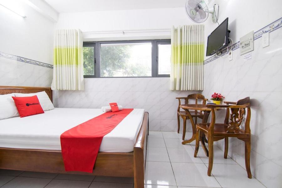 Reddoorz Hoang Tuan Ho Chi Minh City Exterior photo