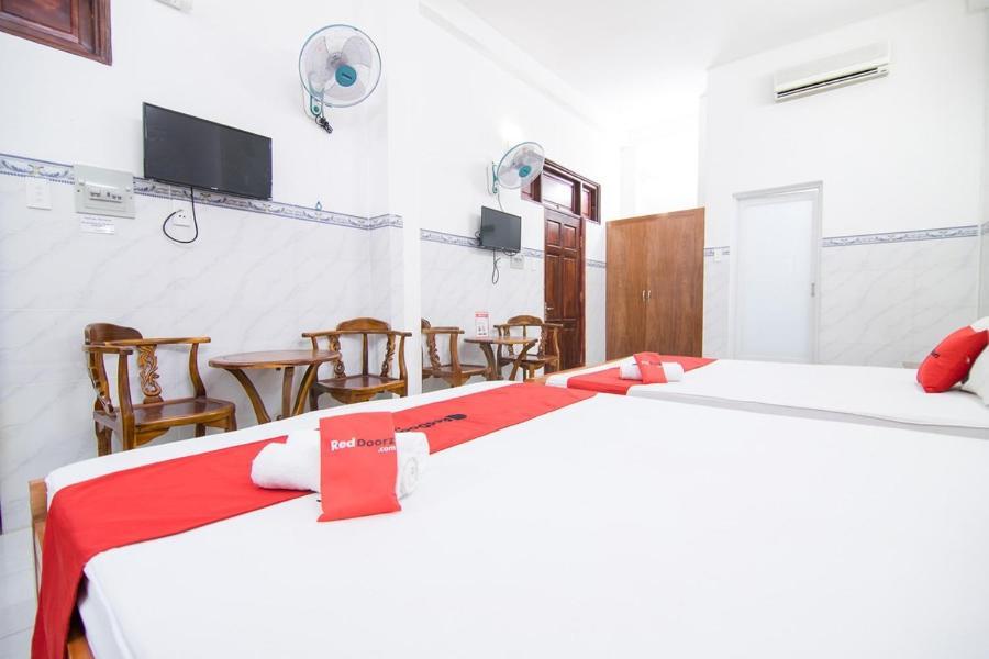Reddoorz Hoang Tuan Ho Chi Minh City Exterior photo