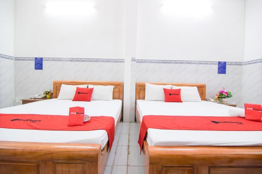 Reddoorz Hoang Tuan Ho Chi Minh City Exterior photo